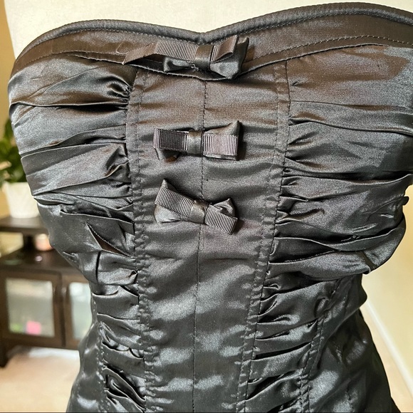 Satin Pull-on Bustier - Picture 7 of 8